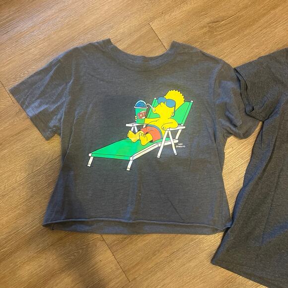 Tee shirts woman’s / teen sizes 👇 - Picture 2 of 5